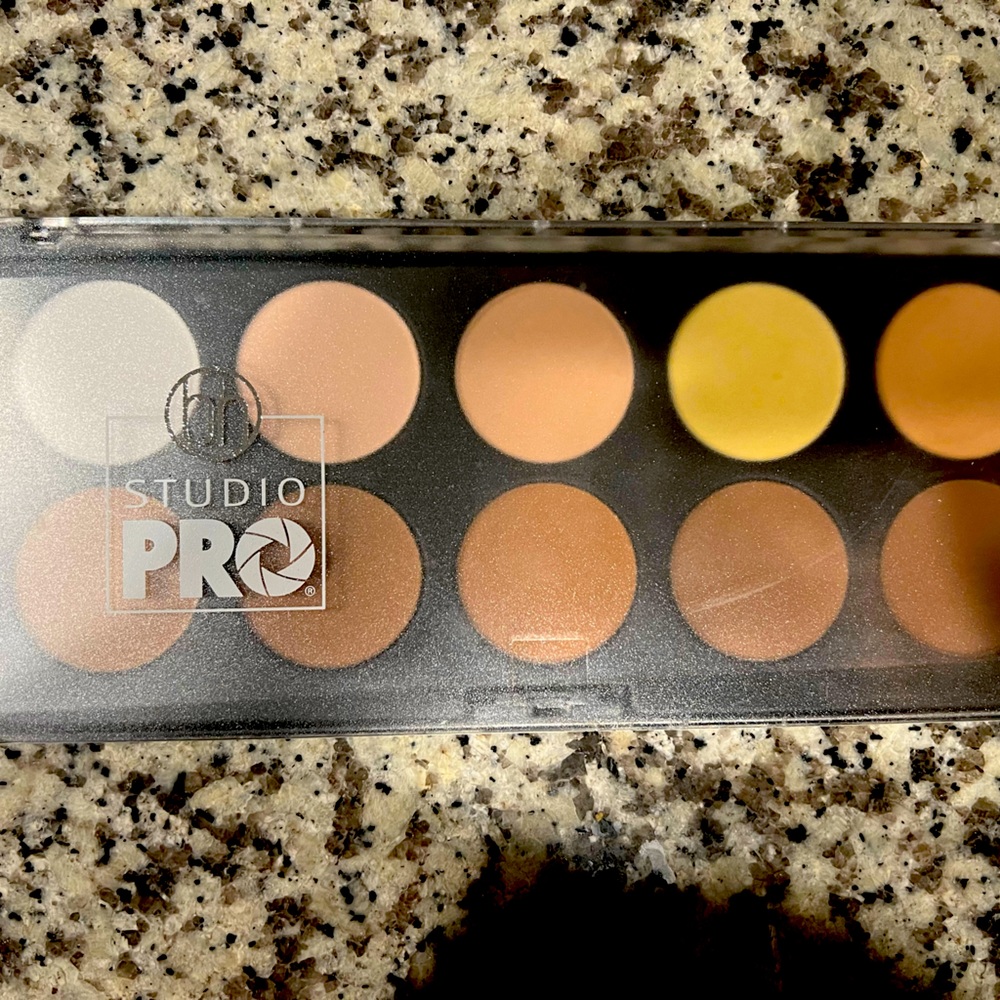 Brand New BH Cosmetics Contour Palette
